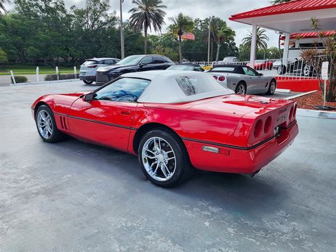 Used 1990 Chevrolet Corvette Convertible RWD image 14
