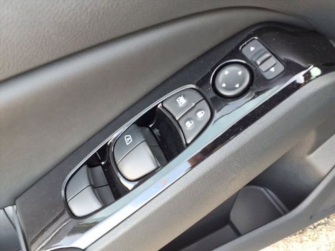 New 2025 Nissan Altima 2.5 SR w/ SR Premium Package image 18