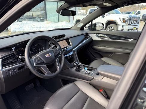 Used 2025 Cadillac XT5 Premium Luxury image 15