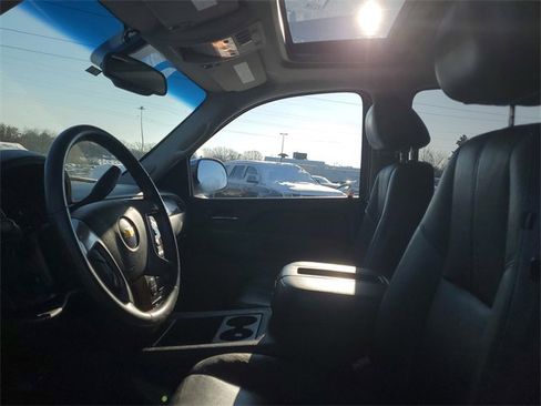 Used 2012 Chevrolet Suburban LT w/ Luxury Package image 11