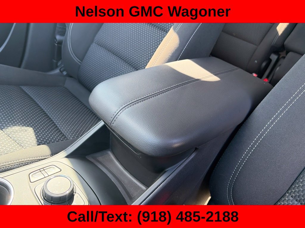 Used 2024 GMC Terrain SLE w/ Driver Convenience Package FWD image 35