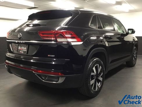 Used 2021 Volkswagen Atlas Cross Sport SE image 10