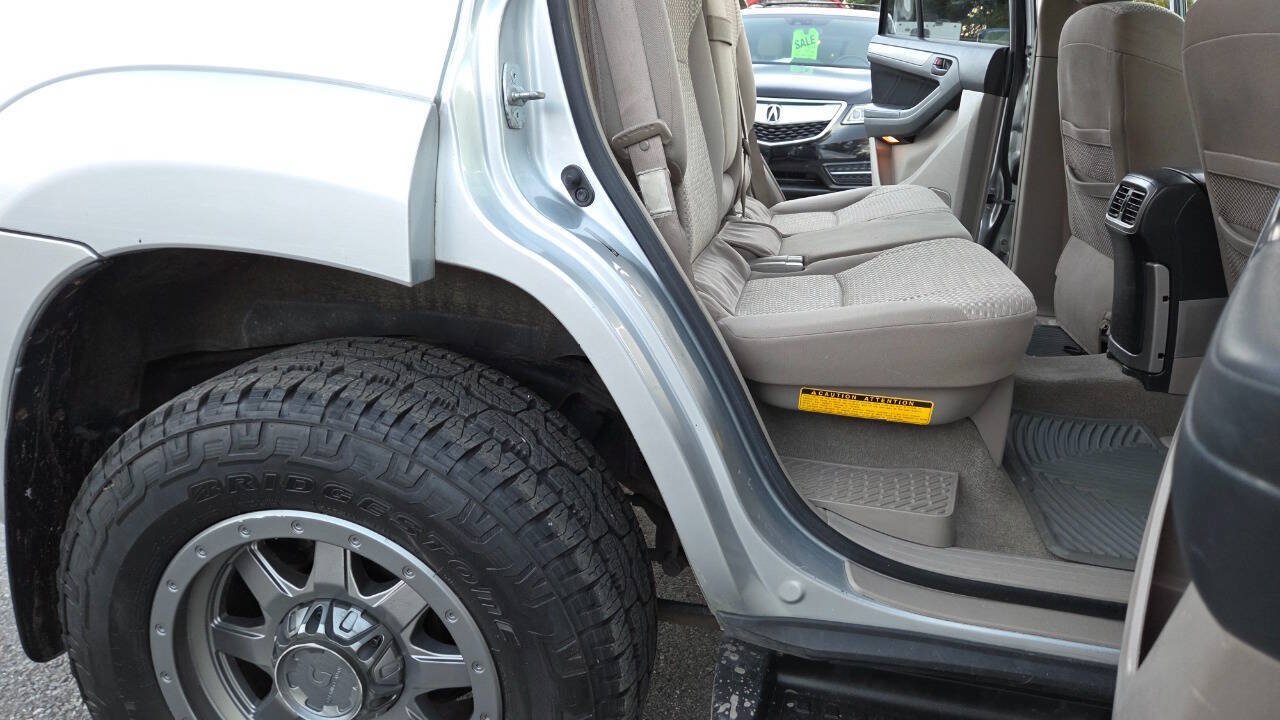 Used 2007 Toyota 4Runner SR5 AWD/4WD image 42