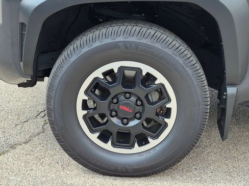 Used 2024 Toyota Tacoma TRD Off-Road w/ TRD Off Road Upgrade Package AWD/4WD image 15
