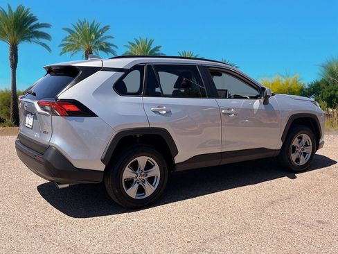 Used 2024 Toyota RAV4 XLE FWD image 5
