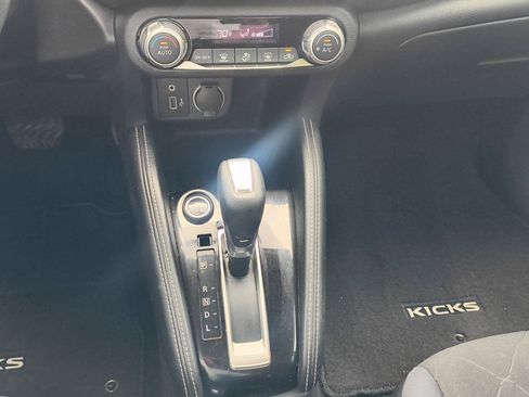 Used 2018 Nissan Kicks SV w/ Exterior Electronics Package FWD image 34