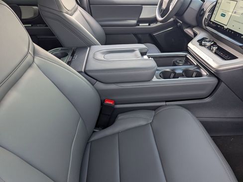 New 2026 Ford Expedition Active image 43