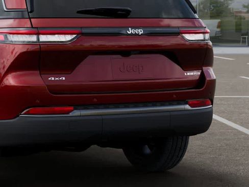 New 2026 Jeep Grand Cherokee Limited w/ Limited Altitude Package AWD/4WD image 13