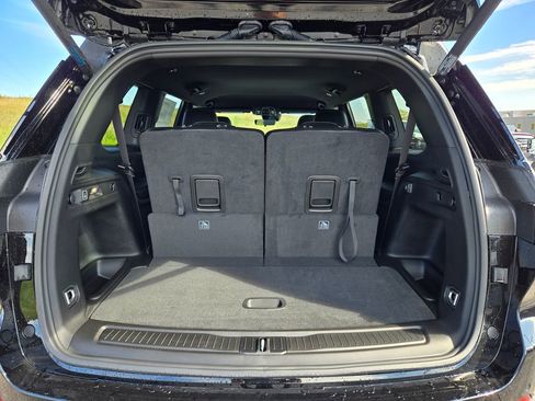 New 2025 Jeep Grand Cherokee L Laredo image 28