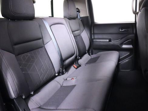 Used 2025 Nissan Frontier SV w/ SV Convenience Package RWD image 46