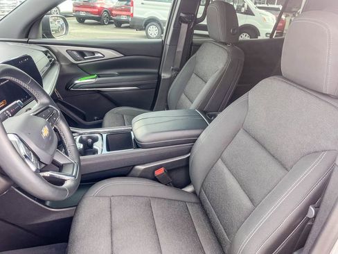 Used 2026 Chevrolet Traverse LT w/ Driver Confidence Package image 16