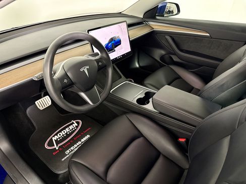 Used 2023 Tesla Model 3 Performance image 15