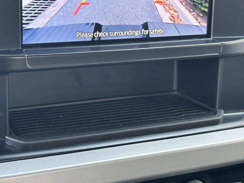 Used 2025 Ford F250 XLT image 12