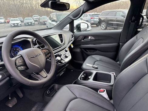New 2026 Chrysler Pacifica Select image 20