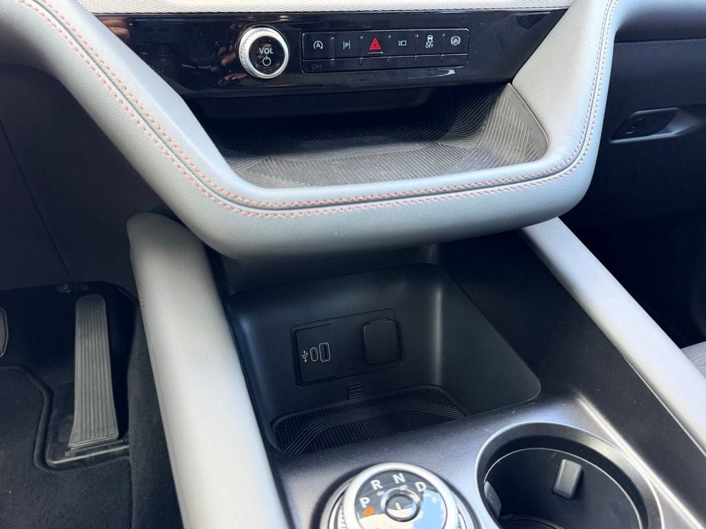 New 2026 Ford Explorer Active RWD image 24
