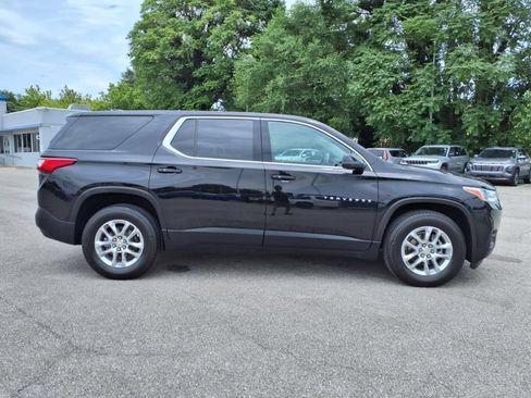 Used 2021 Chevrolet Traverse LS AWD/4WD image 3