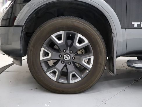 Used 2021 Nissan Titan Platinum Reserve w/ Moonroof Package image 9