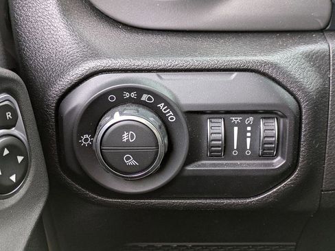 Used 2022 Jeep Gladiator Overland w/ LED Lighting Group image 16