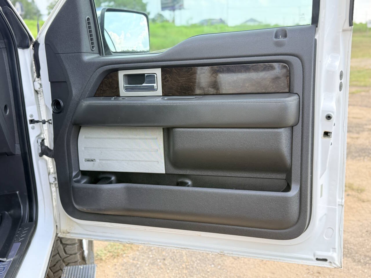 Used 2013 Ford F150 Platinum AWD/4WD image 36