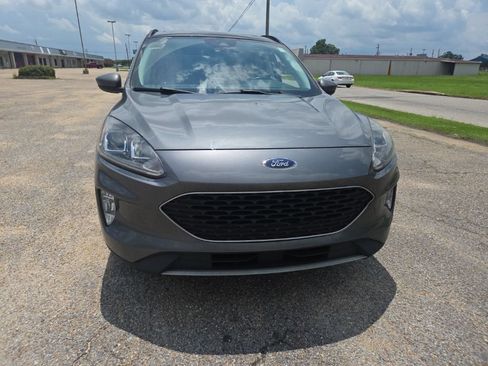 Used 2022 Ford Escape SEL w/ Technology Package FWD image 2