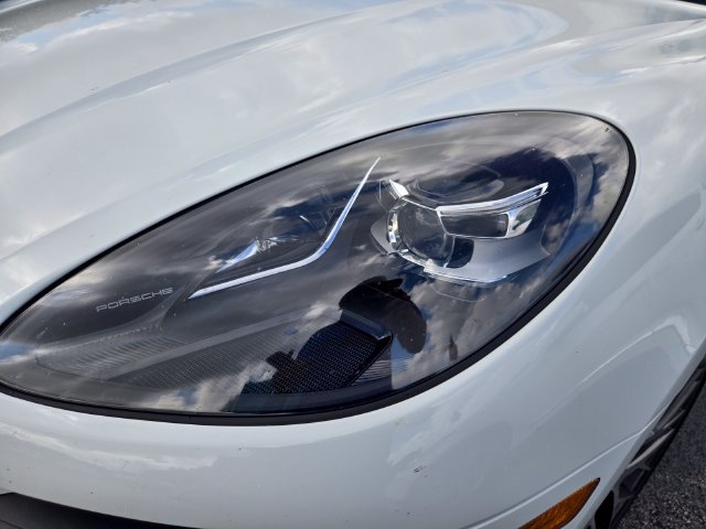 Used 2019 Porsche Macan AWD/4WD image 11