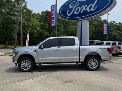 Used 2025 Ford F150 Lariat w/ Equipment Group 501A Mid AWD/4WD image 3