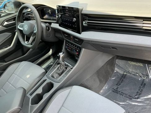 New 2026 Volkswagen Jetta SE FWD image 18