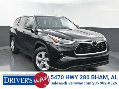 Used 2023 Toyota Highlander LE