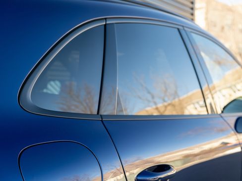 Certified 2024 Porsche Macan image 41