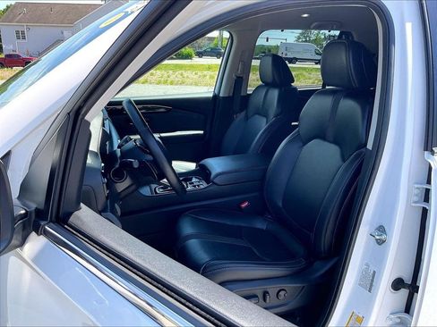 Certified 2025 Honda Pilot EX-L image 10