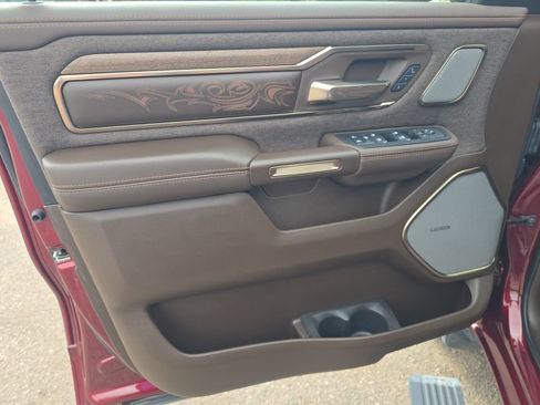 Used 2025 RAM 1500 Limited AWD/4WD image 12