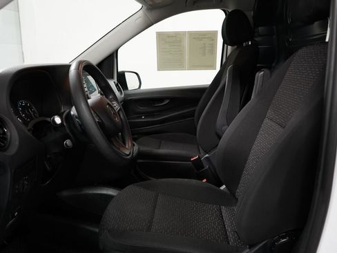 Used 2023 Mercedes-Benz Metris image 11
