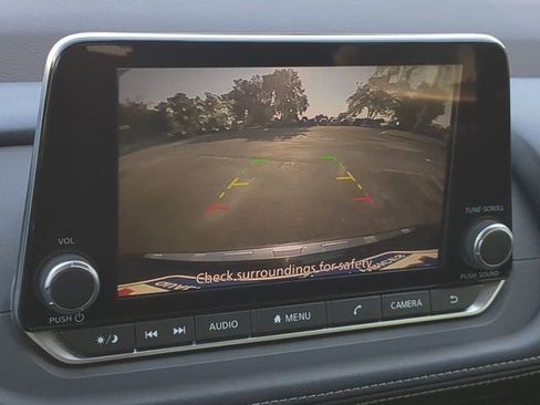 Used 2023 Nissan Rogue SV FWD image 19