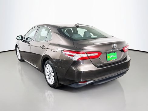 Used 2020 Toyota Camry LE image 7
