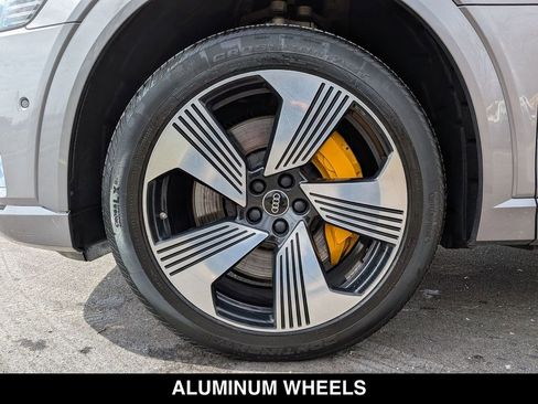 Used 2022 Audi e-tron Premium Plus w/ Premium Plus Package image 20