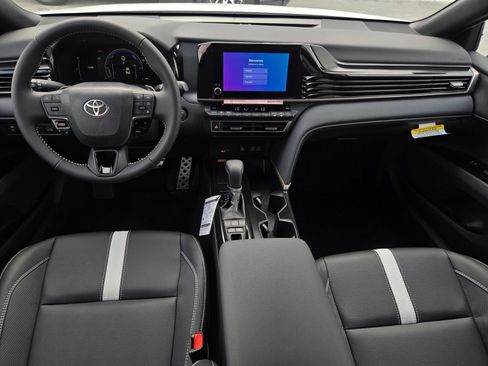 Used 2026 Toyota Camry SE FWD image 13
