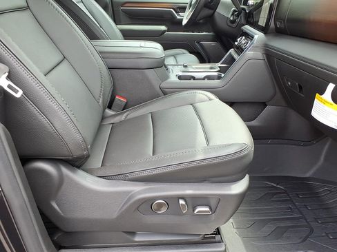 New 2026 GMC Sierra 2500 Denali w/ LPO, GMC Protection Package AWD/4WD image 8