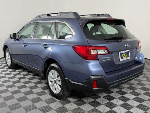 Used 2018 Subaru Outback 2.5i AWD/4WD image 12
