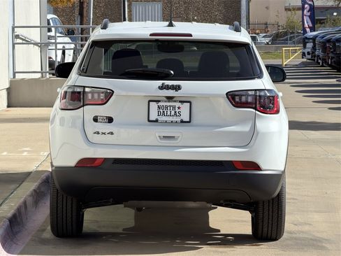 New 2026 Jeep Compass Latitude image 6