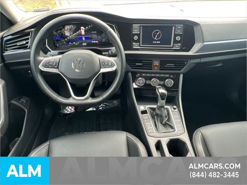 Used 2023 Volkswagen Jetta SE image 27