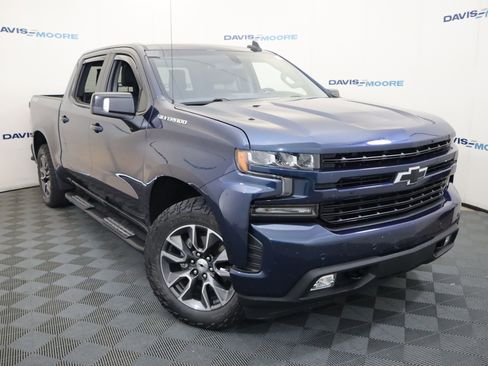 Used 2020 Chevrolet Silverado 1500 RST w/ RST Value Package AWD/4WD image 2