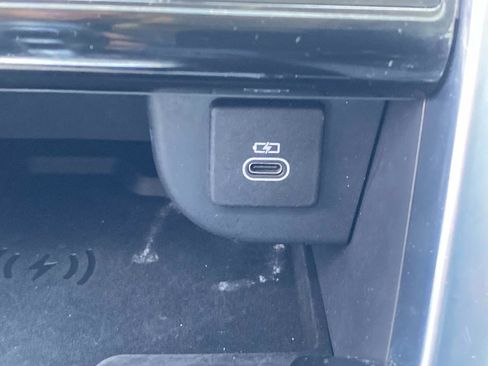 Used 2022 Land Rover Discovery Sport SE image 26