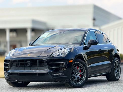 Used 2015 Porsche Macan Turbo image 2