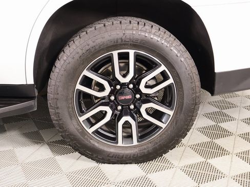 Used 2021 GMC Yukon AT4 w/ Technology Package image 19