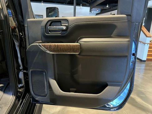 Used 2023 GMC Sierra 2500 Denali w/ Denali Black Diamond Edition image 27