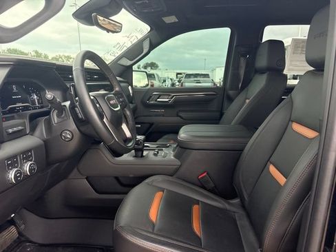 Used 2024 GMC Sierra 1500 AT4 w/ Technology Package AWD/4WD image 7
