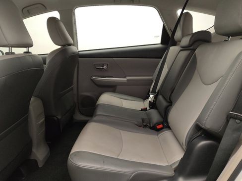 Used 2015 Toyota Prius V Four image 18