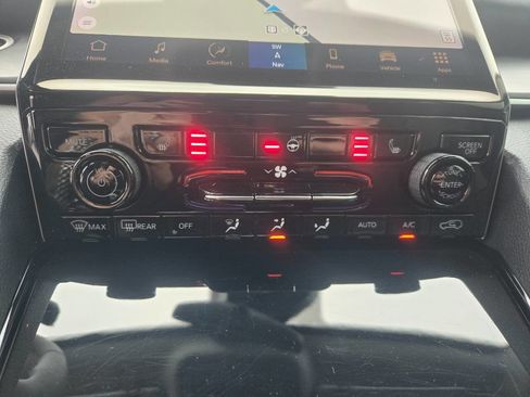 Used 2023 Jeep Grand Cherokee 4WD 4xe image 19
