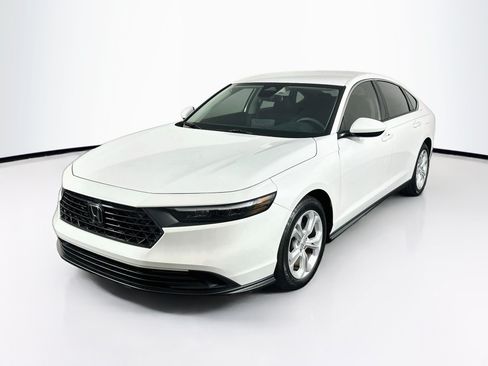 Used 2025 Honda Accord LX image 3