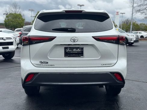 Used 2024 Toyota Highlander Limited image 15